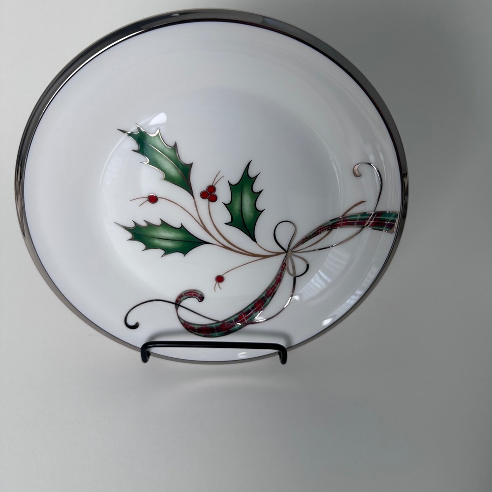 Lenox Holiday Nouveau Platinum White Bread and Butter Plate Holly Plaid 6230718